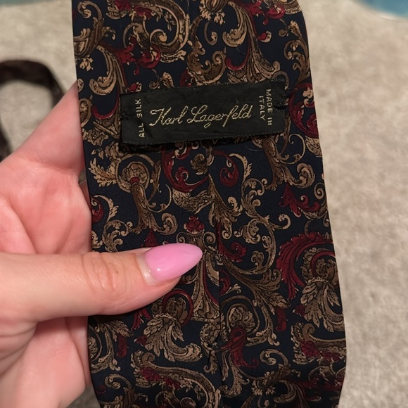 Karl Lagerfeld All Silk Tie made in Italy - Picture 2 of 3